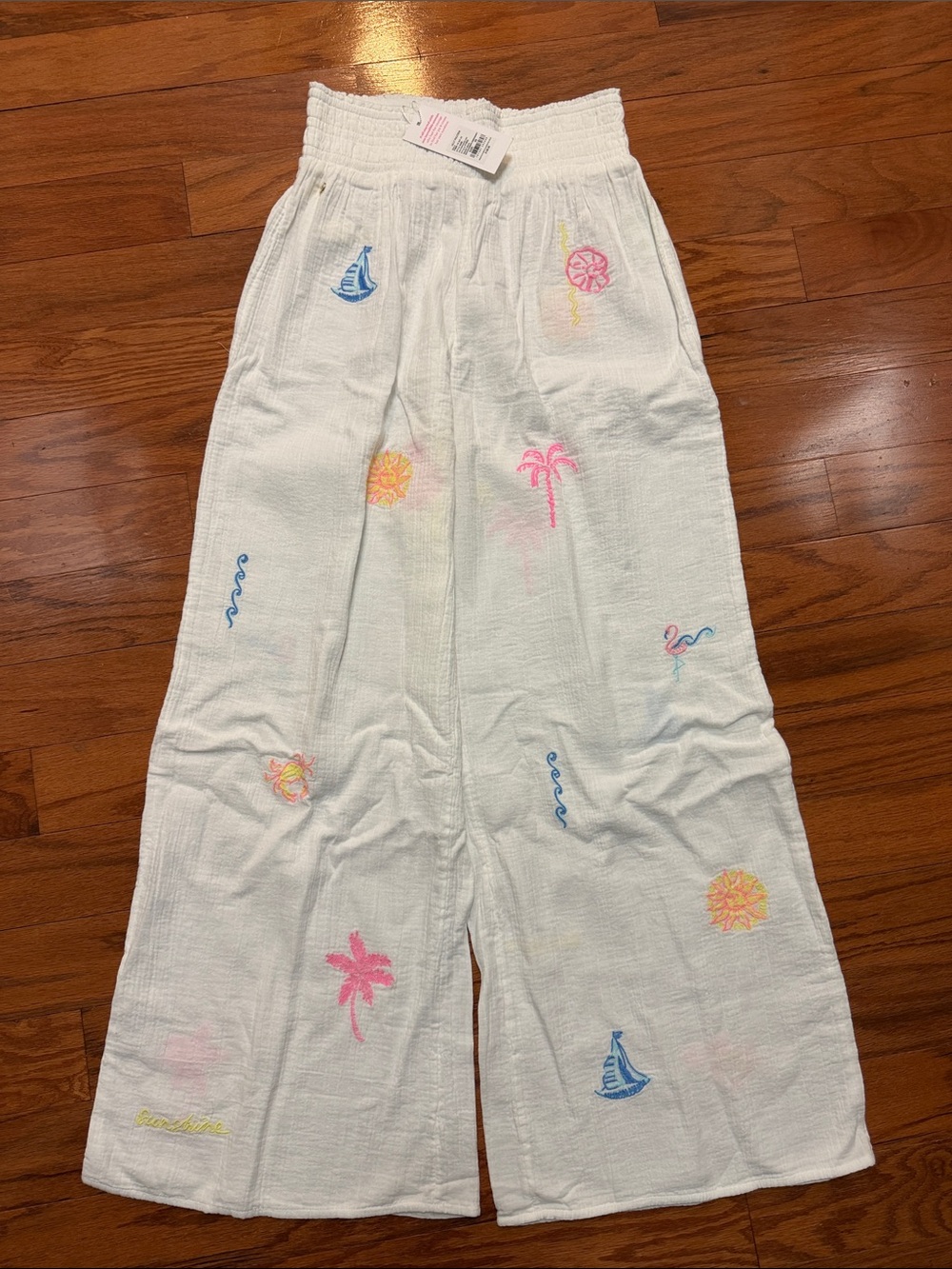 Lilly Pulitzer White Pants with Pastel Beach Embroidery